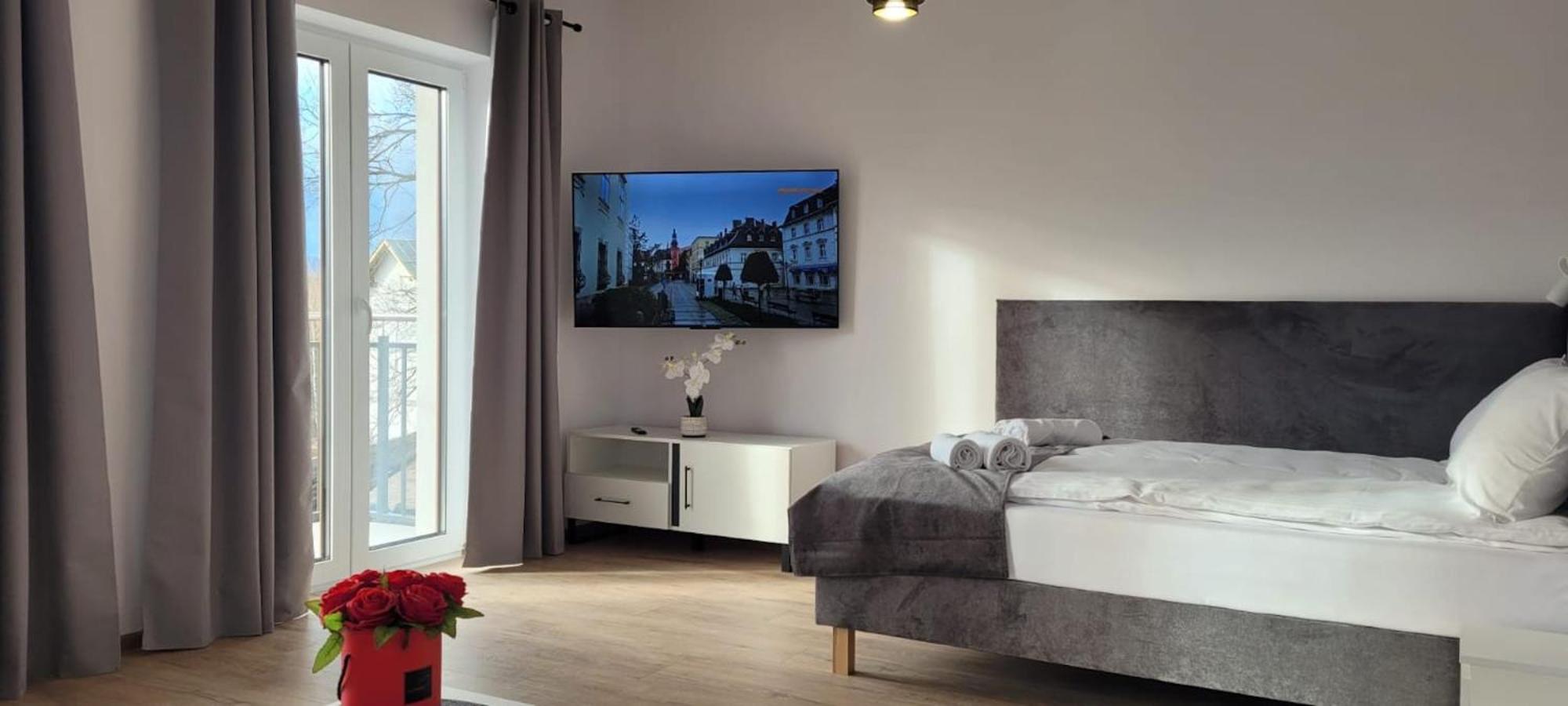 Kolorowe Cieplice - Apartamenty Z Widokiem Na Karkonosze Jelenia Gora Bagian luar foto