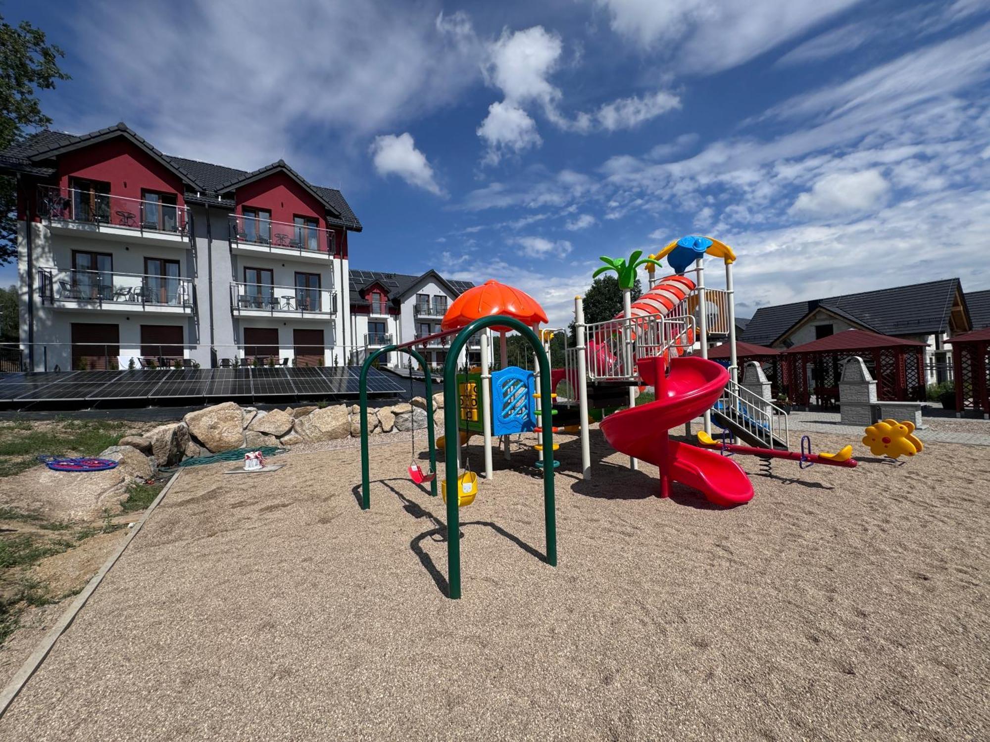 Kolorowe Cieplice - Apartamenty Z Widokiem Na Karkonosze Jelenia Gora Bagian luar foto